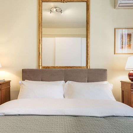 Piazza Isolo Central Apartment เวโรนา ภายนอก รูปภาพ