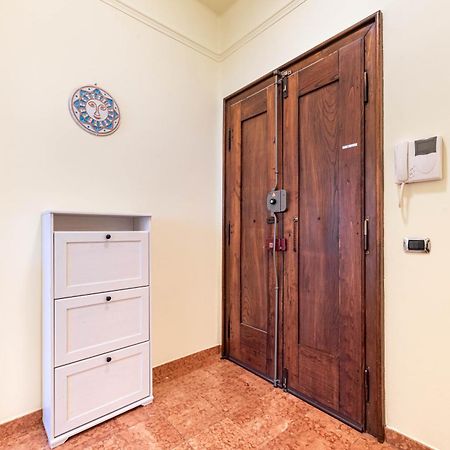 Piazza Isolo Central Apartment เวโรนา ภายนอก รูปภาพ