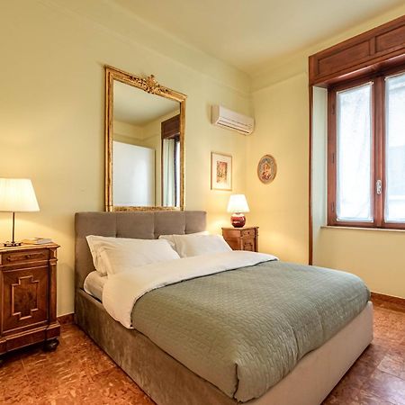Piazza Isolo Central Apartment เวโรนา ภายนอก รูปภาพ