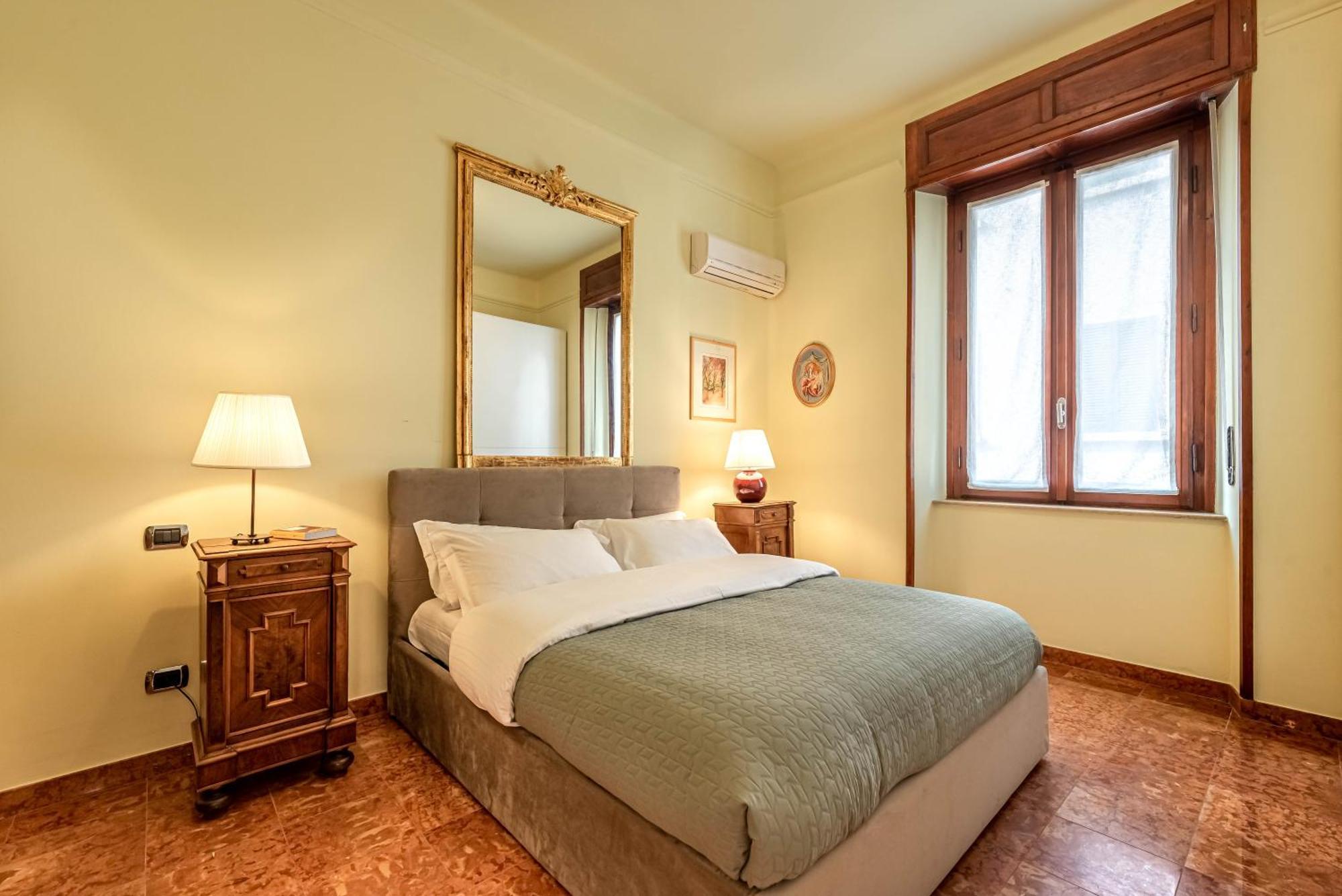 Piazza Isolo Central Apartment เวโรนา ภายนอก รูปภาพ