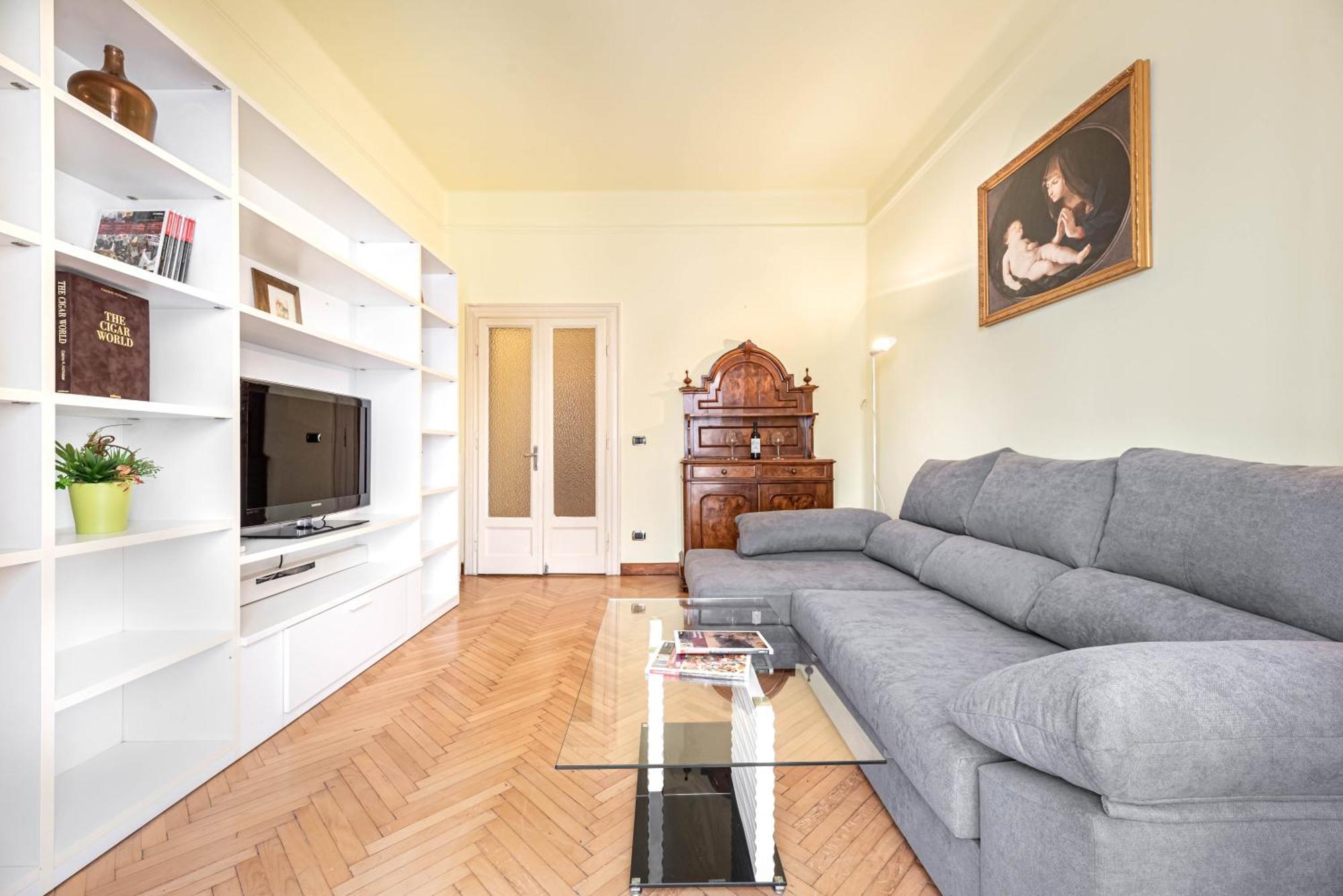 Piazza Isolo Central Apartment เวโรนา ภายนอก รูปภาพ