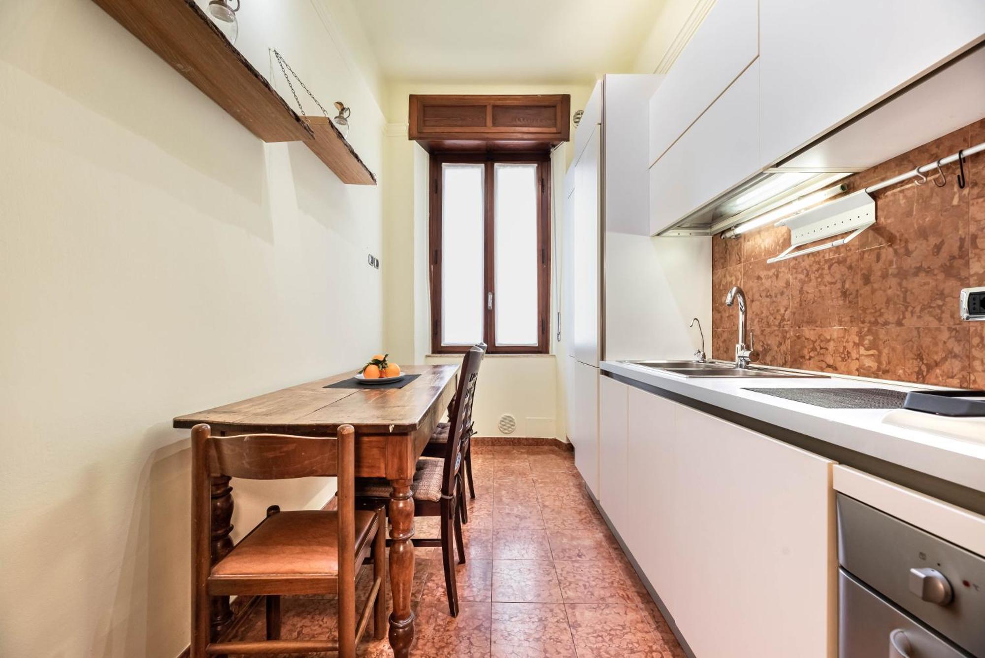 Piazza Isolo Central Apartment เวโรนา ภายนอก รูปภาพ