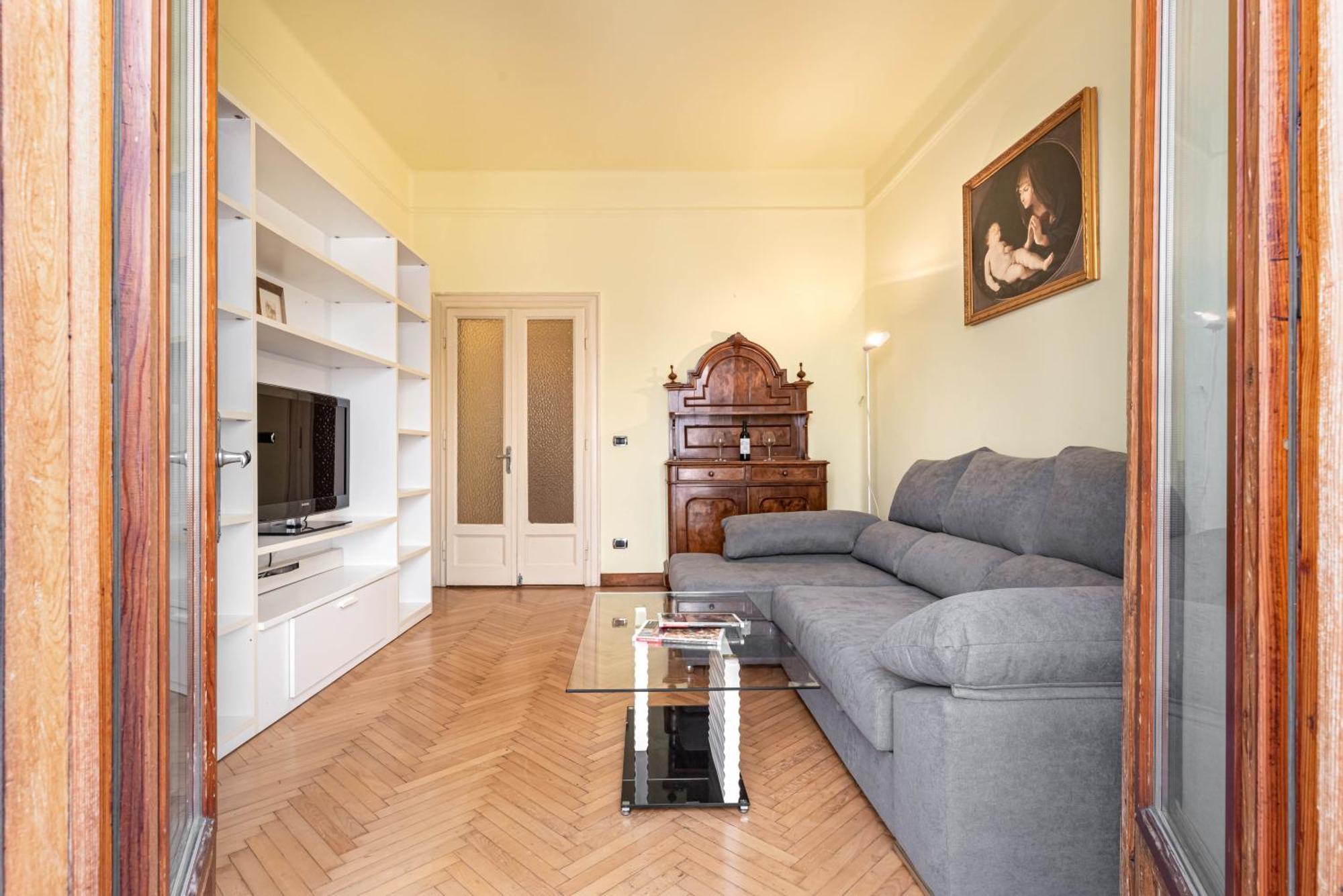 Piazza Isolo Central Apartment เวโรนา ภายนอก รูปภาพ